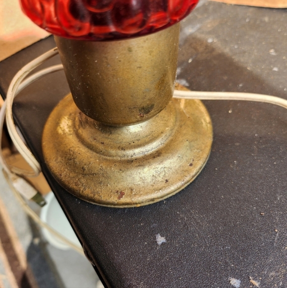 Retro Red Glass Lamp With DESIGNS Around the 70s Assum Looking - Picture 10 of 12